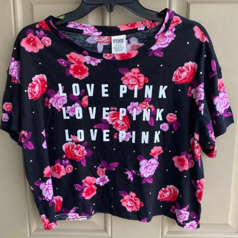 New with tags PINK Victoria Secret tee shirt
